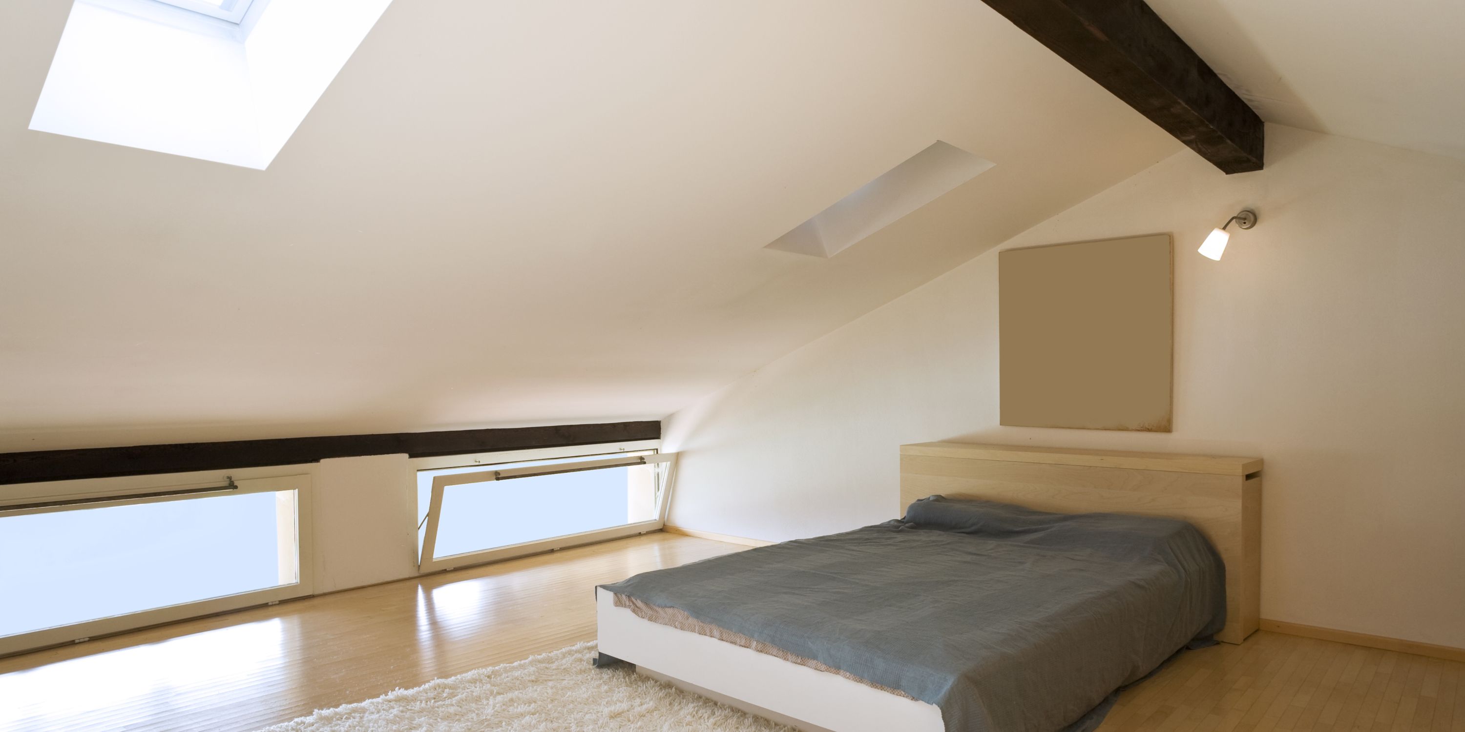 kleine zolder slaapkamer schuin dak